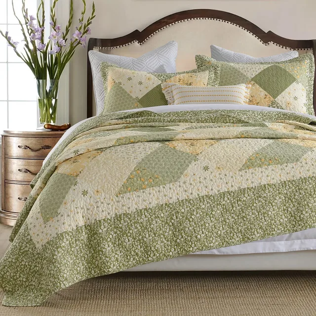 Bedding green white 120"