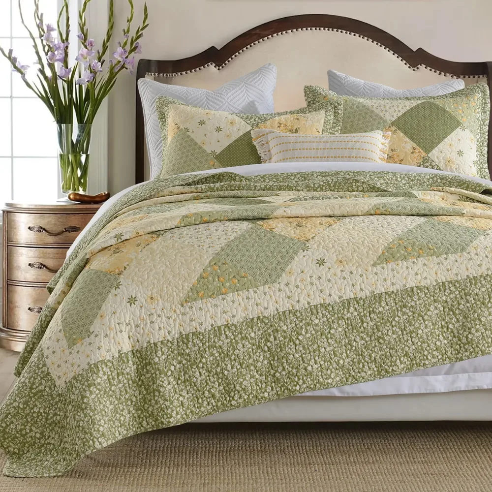 Bedding green white 120"
