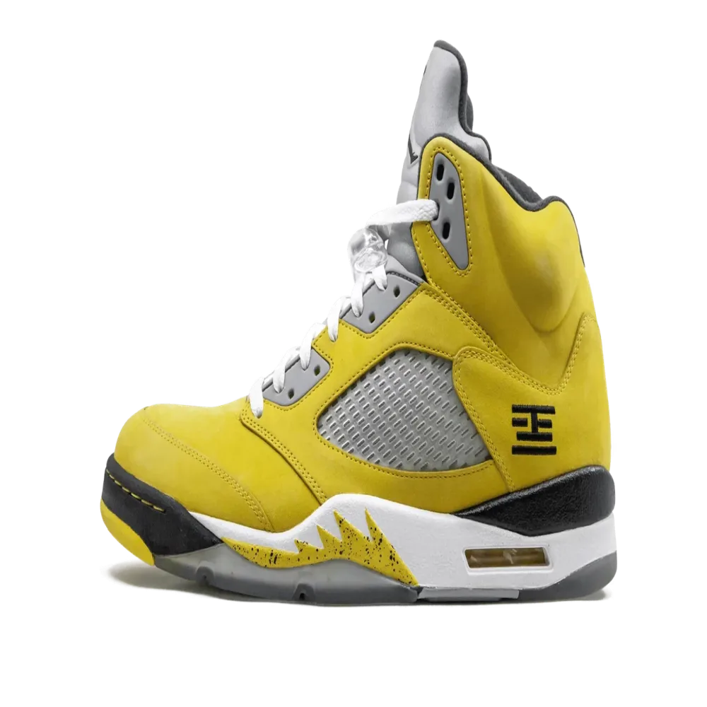 Basketball yellow black white