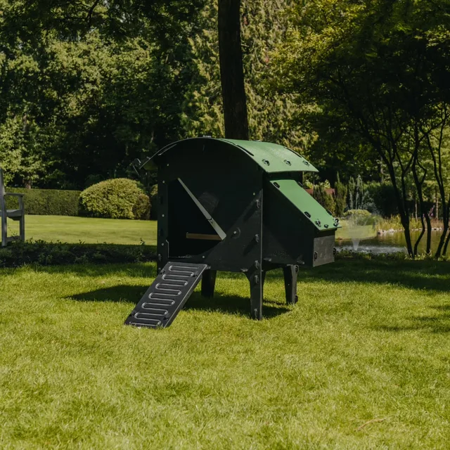 Chicken Coop 8.9" 17.7" 8"