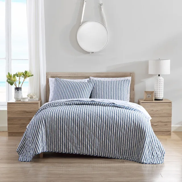 Bedding blue