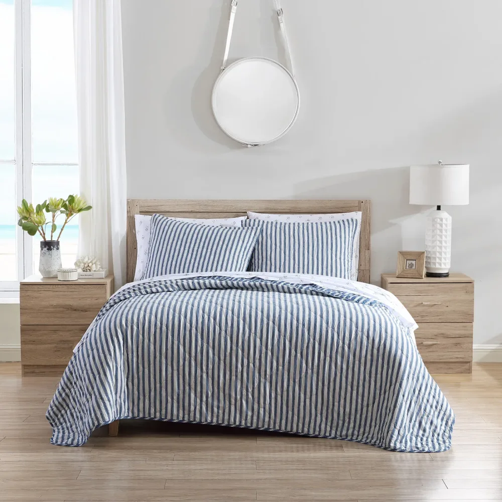 Bedding blue