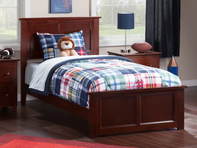 Bed 77.95" 56.93" 44.29"