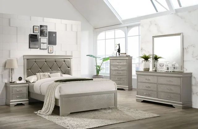 Bedroom silver 81.1" 64.1"