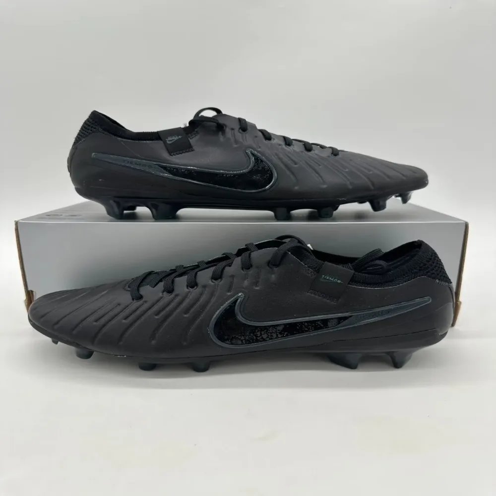 Soccer black