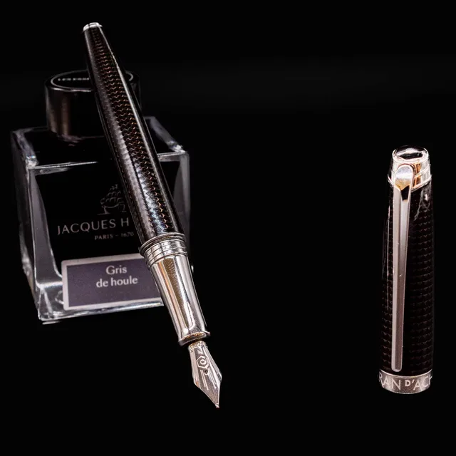 Fountain Pen 5.55 in 139.7mm 0.53 in