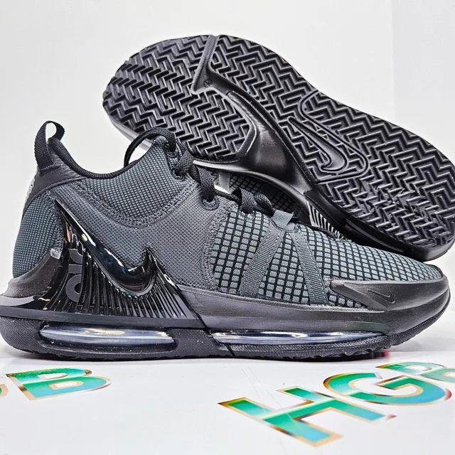 Basketball black