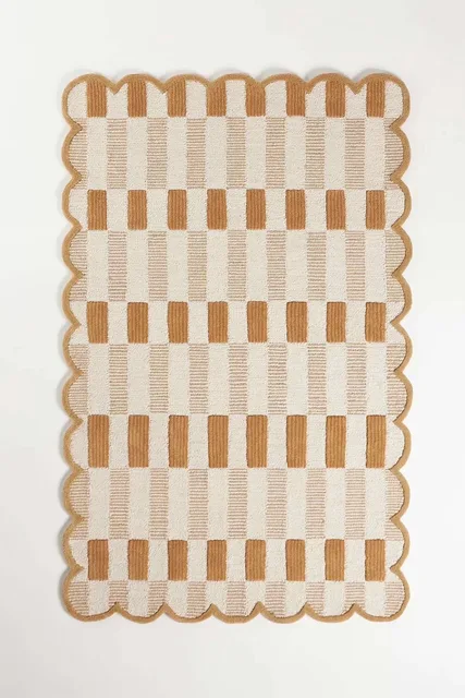 Rug 4' 6' tan