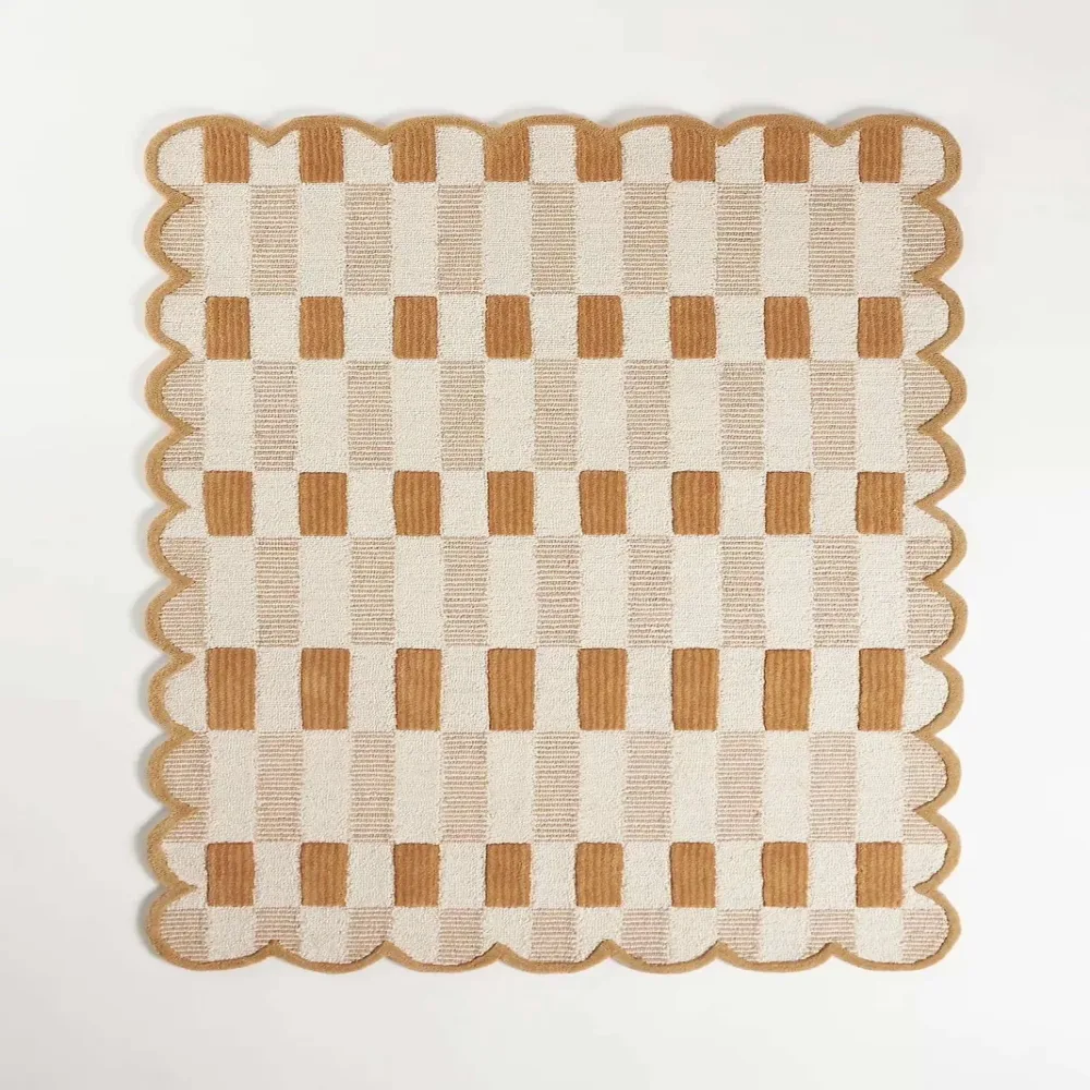Rug 4' 6' tan