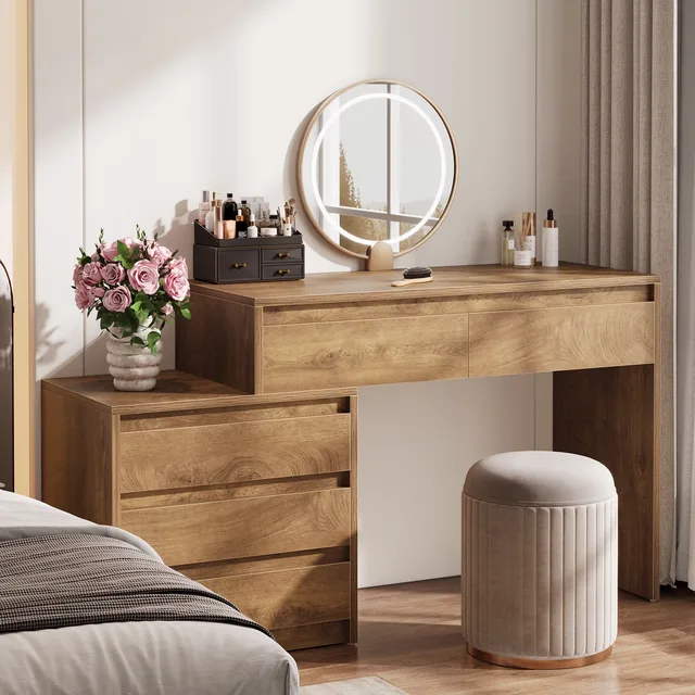Bedroom 63" 62.99" 17.72"
