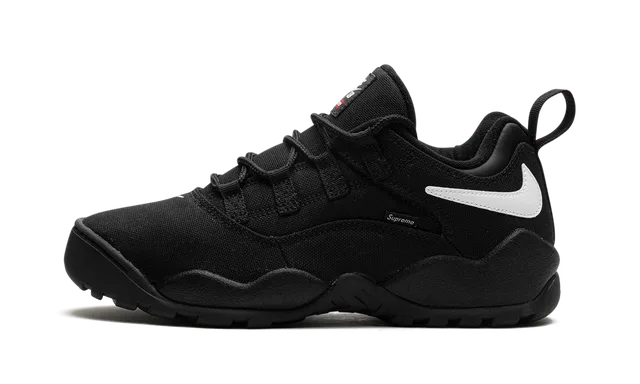 Basketball black white