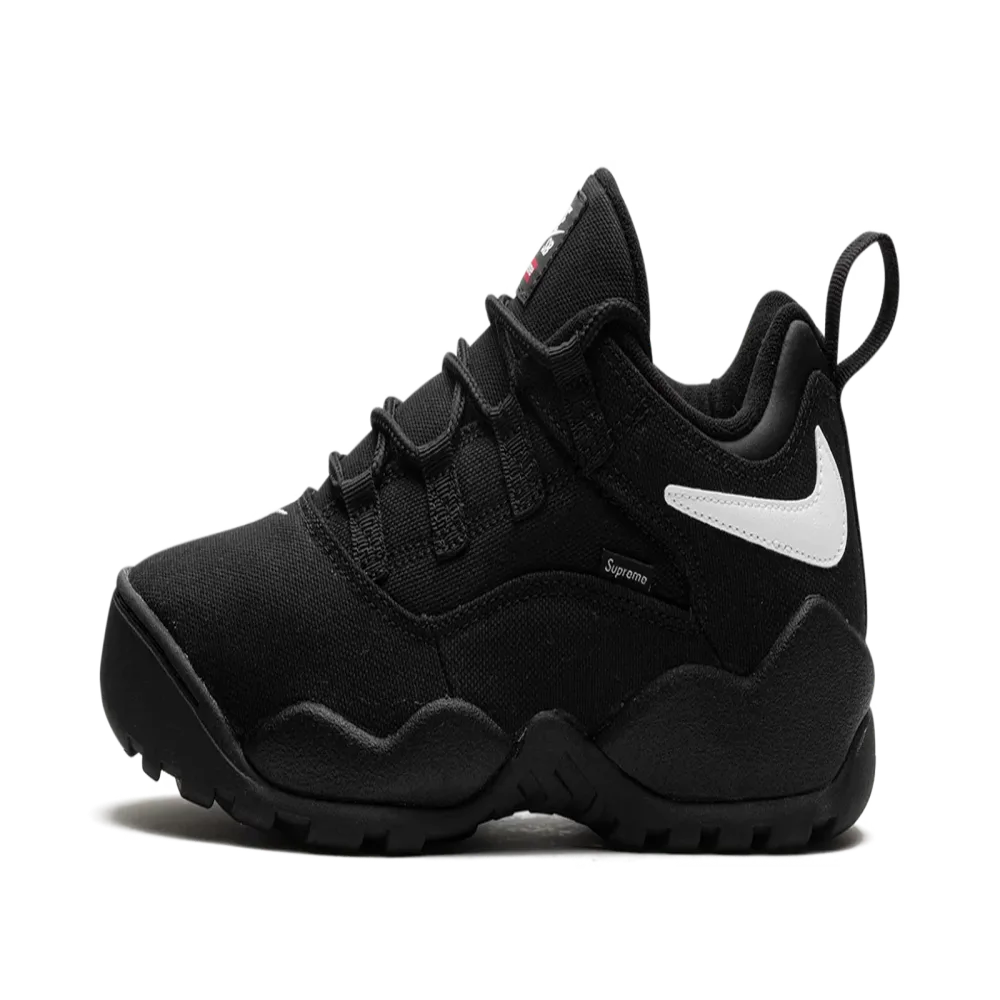 Basketball black white