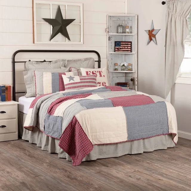 Bedding red white blue