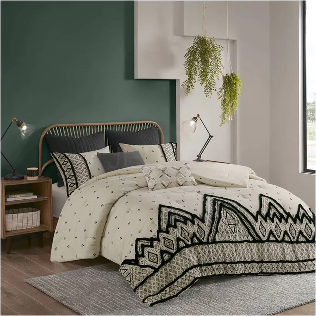 Bedding white black 104 inches