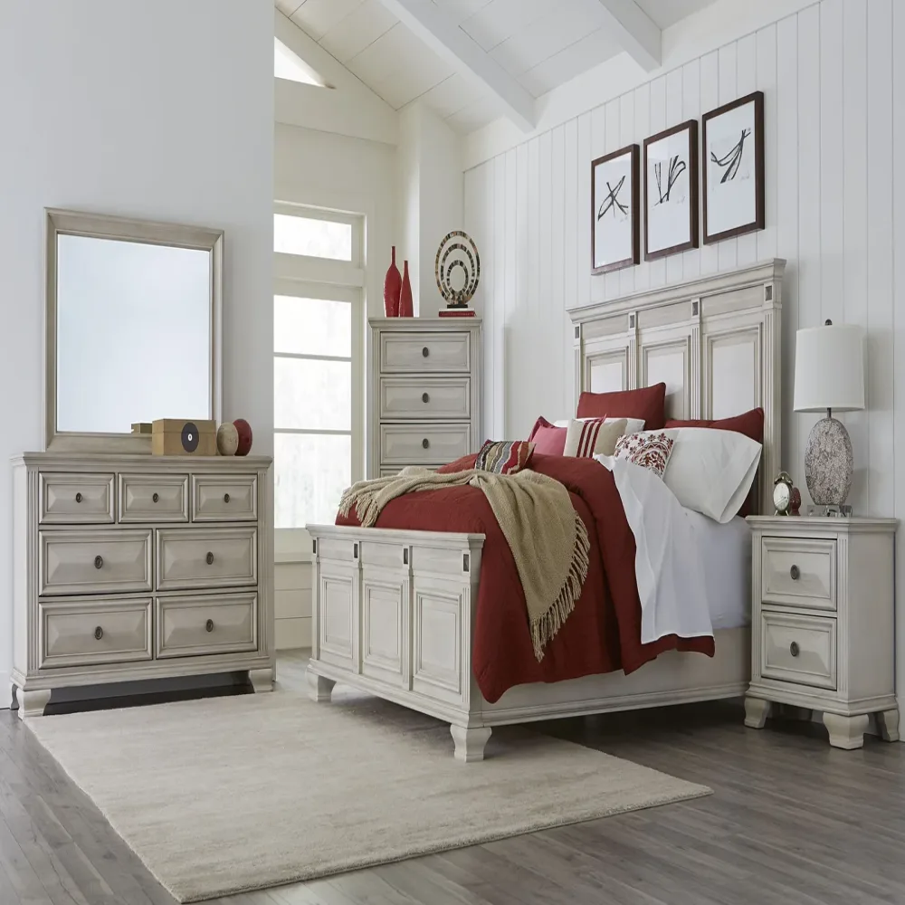 Bedroom 82.8" 90.5" 66"